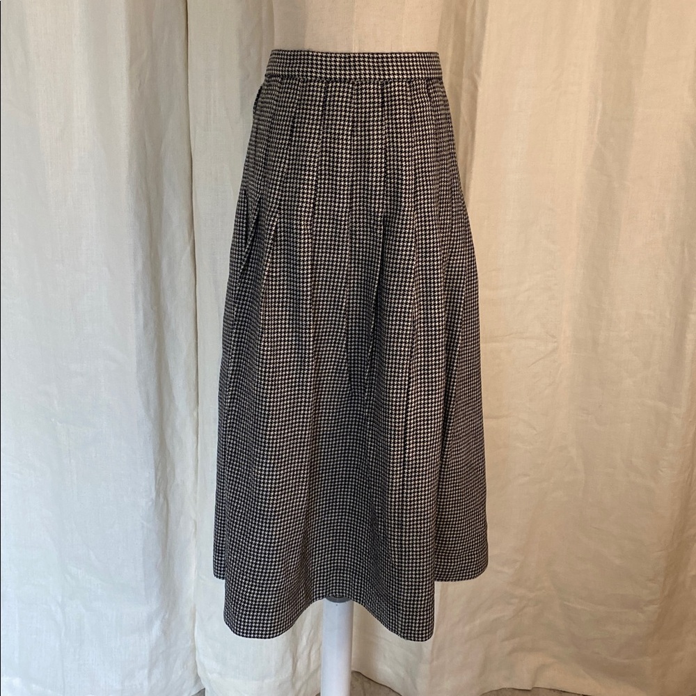 Talbots Wool Houndstooth Pleated Skirt - Picture 5 of 9